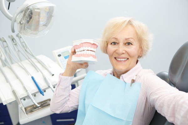 Oral Hygiene Tips For People With Dentures