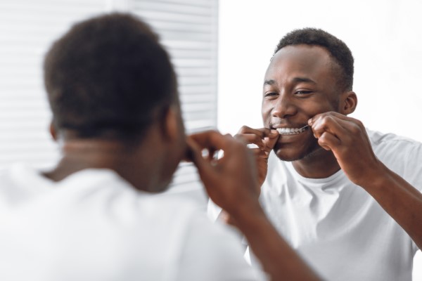 Ask A General Dentist: What Is The Best Way To Floss My Teeth?